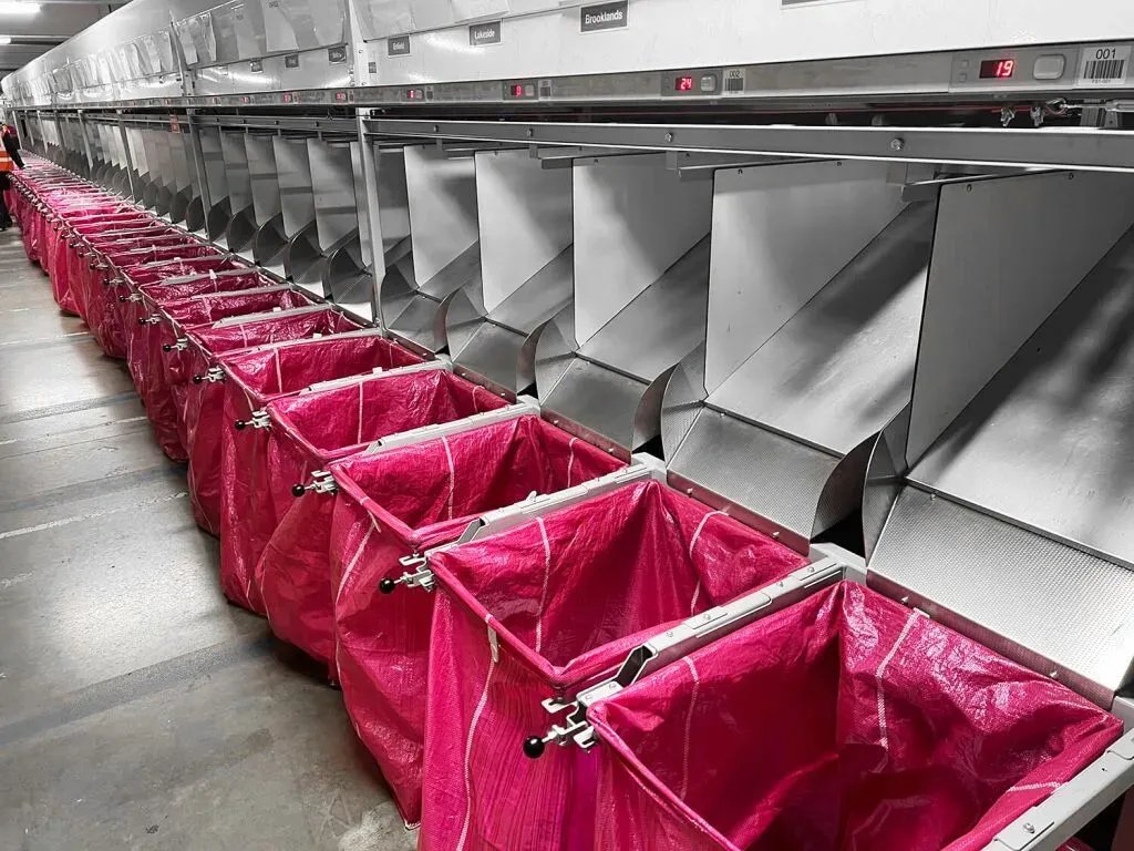 Evri Smalls chutes direct bagging