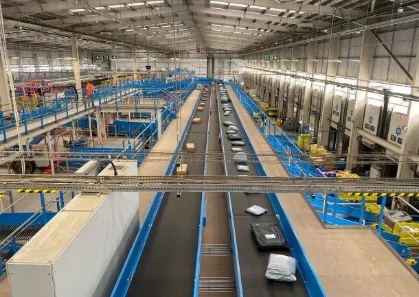 Evri case study: automated high-speed parcel sorting facility using conveyor belts